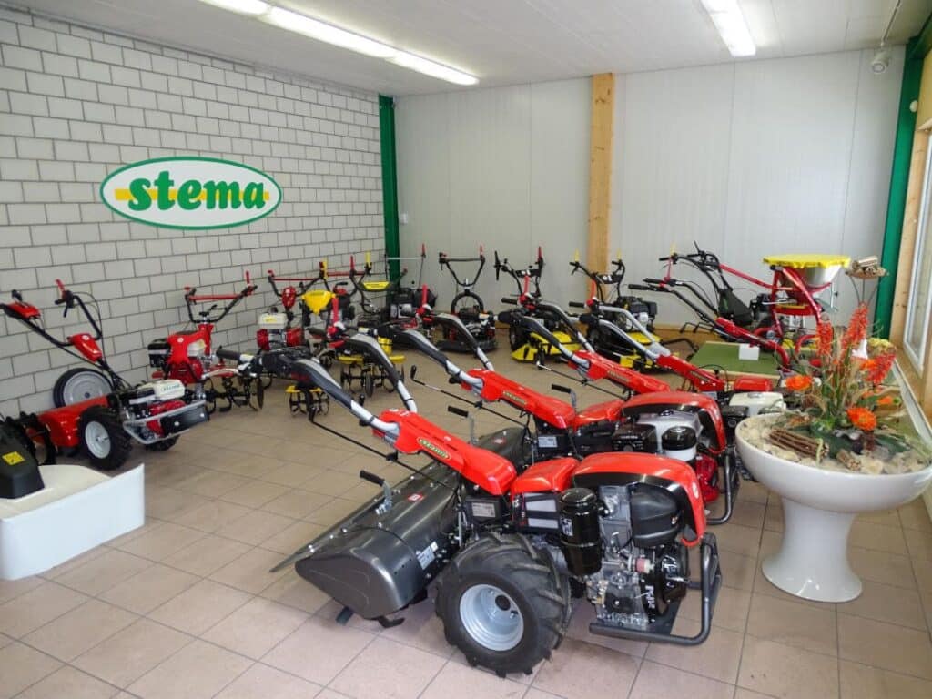 Ausstellung-Stema-Motorgeräte - Bild 1