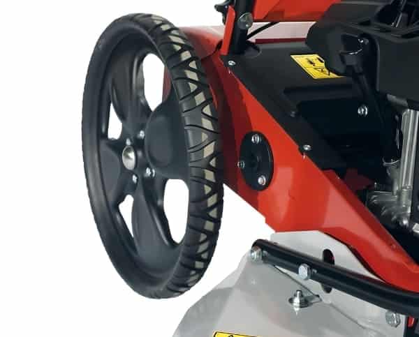 Grosse Antriebsrächer Sichelmulchmäher Minimax